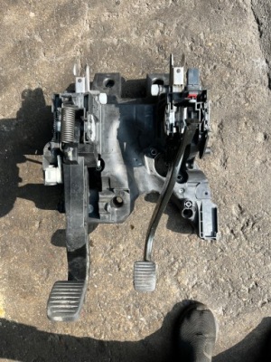 44 opel meriva b педаль зчеплення гальма 14362473 фото №1