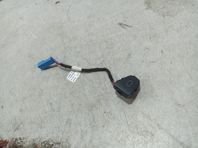 Tesla model 3 кнопка відкривання двері 1094958-02-d фото №1