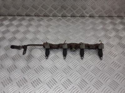 Молдинг впрыскная toyota corolla e12 1.4 vvti фото №1