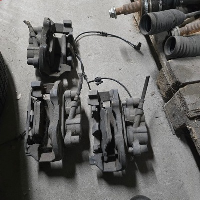 Суппорт тормозной перед правый левый тормозные колодки mercedes ml164 w164 r-klasa w251 a фото №1