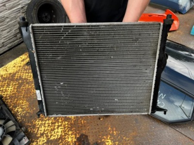 Радиатор вентилятор renault dacia 8200779073 фото №1