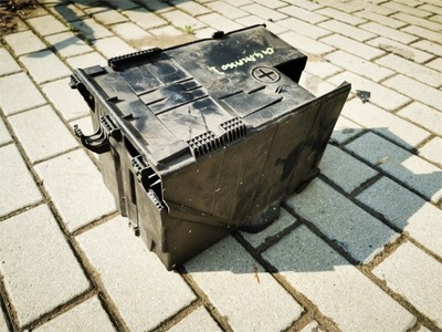 Citroen c4 picasso i корпус акумулятор фото №1