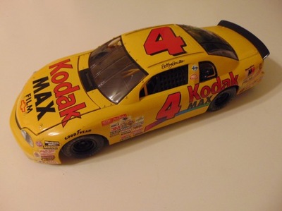 ERTL 1998 BOBBY HAMILTON #4 CHEVY NASCAR 1:18