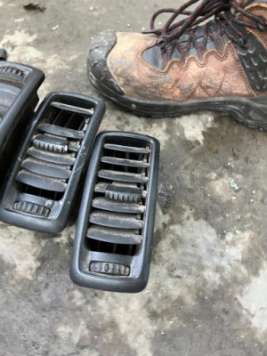 Решітка обдув trafic vivaro primastar 01-14 czarna фото №1