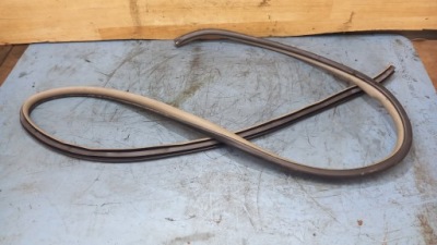 Прокладка дверь левый перед toyota yaris ii 5d фото №1