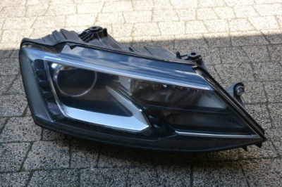 Лампа права ксенон led vw jetta 5c7941752e фото №1