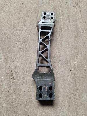 Балка поперечная кронштейн коробка передач рама grs scania r 1743442 фото №1