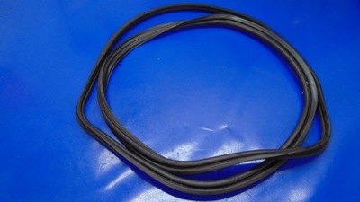 Прокладка кришки багажника mercedes c klasa w204 фото №1