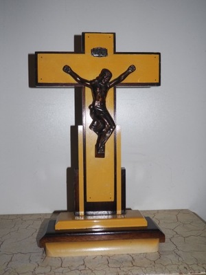 Krzyż drewniany stojący zdobiony