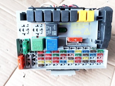 БЛОК РЕЛЕ ПРЕДОХРАНИТЕЛИ OPEL ASTRA G ZAFIRA A 24431677 24431679