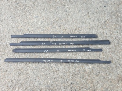 Молдинг уплотнитель дверь fiat panda iii 2012- фото №1