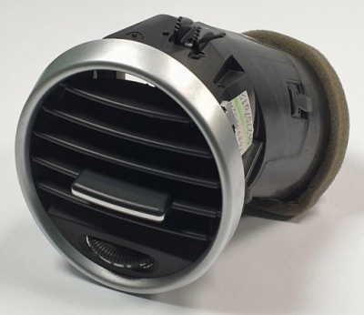 Решітка обдув лівий перед mercedes ml w164 a1648301954 фото №1