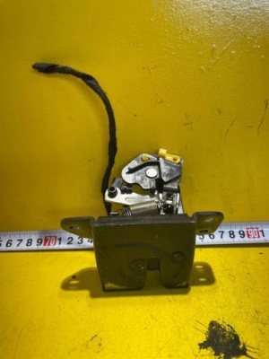 Chevrolet captiva '20 - замок кришки багажника фото №1