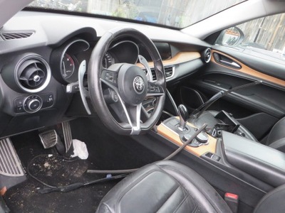 Панель приладів консоль подушки безпеки ремені alfa romeo stelvio r фото №1