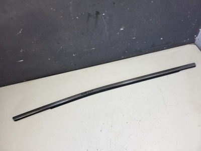 Молдинг уплотнитель левый задняя peugeot 3008 ii фото №1