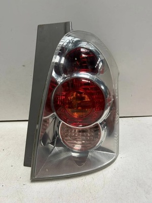 FARO PARTE TRASERA DERECHA TOYOTA COROLLA VERSO AR10 2005  