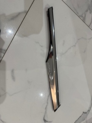 Toyota corolla cross 2023 заглушка крила накладка лівий задній хром молдинг фото №1