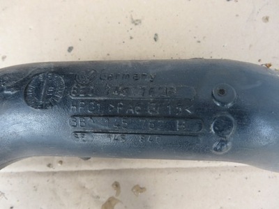 Воздухозаборник pwietrza audi 3b0145762b фото №1