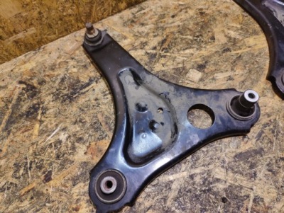 Важіль перед лівий twingo iii smart 453 фото №1