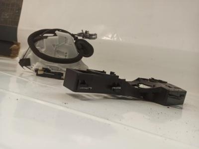 Renault arkana 22 замок двері лівий задня 4 pin eu 825035824r фото №1