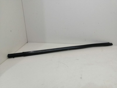 Kia optima iii молдинг уплотнитель правый перед 10- фото №1