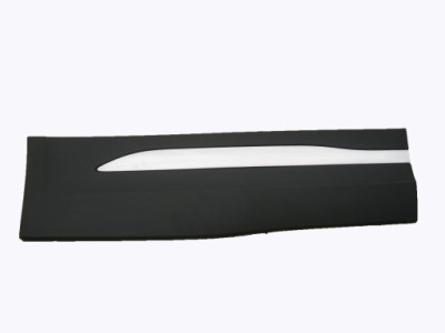 Молдинг права двері задня mercedes w247 gla 20-22 фото №1