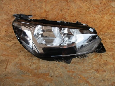 Лампа передняя перед правая peugeot 208 19- фото №1