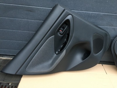 Обшивка дверь задняя левый yaris cross 21- фото №1