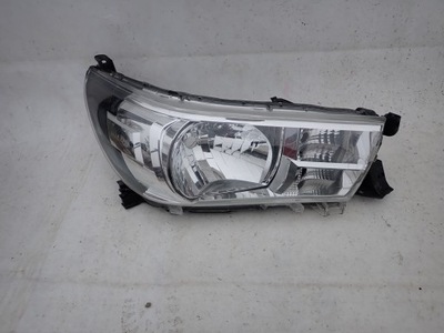 Toyota hilux viii 15- лампа права перед фото №1