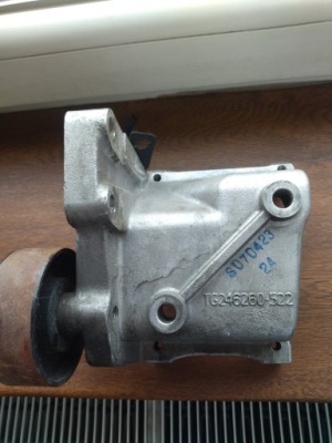 Кронштейн генератора toyota hilux tg246260-522 фото №1