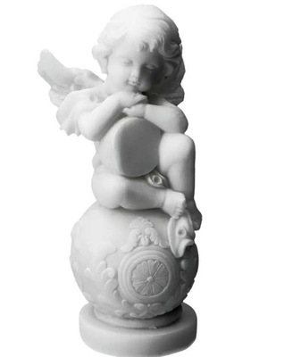 Figurka - Aniołek z tamburynem - alabaster grecki