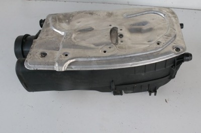 Корпус фільтра повітря mercedes w204 фото №1