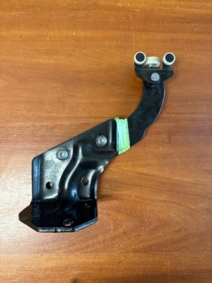 Mb vito w447 2014 напрямна ролик двері розсувних правих a4477601547rh фото №1