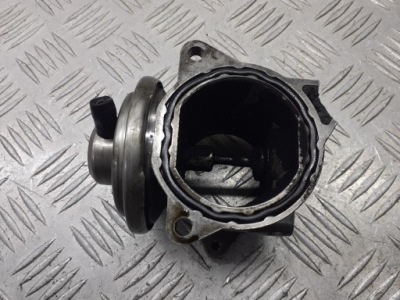 Клапан egr skoda fabia ii 1.9 tdi 038131501a фото №1