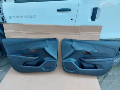 Оббивка двері обшивка peugeot 208 ii 19- перед фото №1