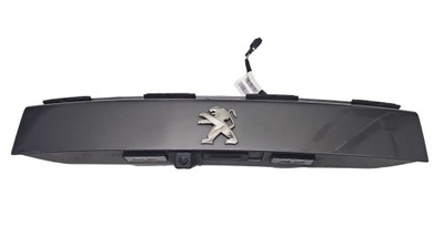 Peugeot 2008 ii накладка na крышка задняя камера фото №1