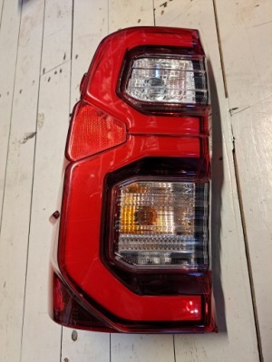 Toyota hilux viii лампа задня ліва 0k187 35677 фото №1