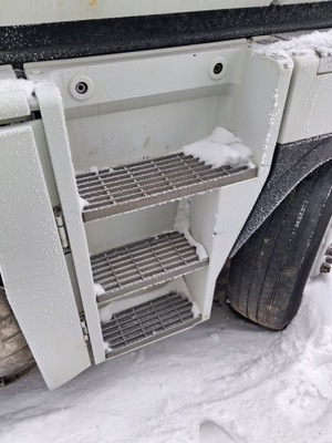 Подножка комплектная правая подножка renault magnum dxi фото №1