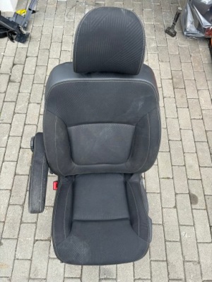 Renault trafic iii сидіння водія лівий перед фото №1