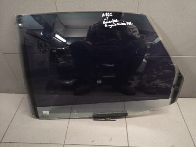 Скло двері лівий задня audi a8 d2 vsg фото №1