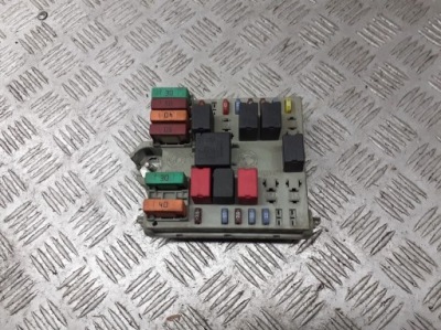 Коробка запобіжників alfa 147 1.6 51742419 фото №1