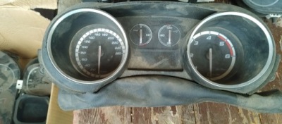 Счетчик alfa romeo giulietta оригинальный номер 50516478 фото №1