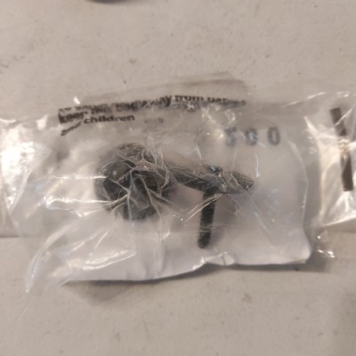 Штифт накладки порога bmw f20 f30 0714 7296886 фото №1