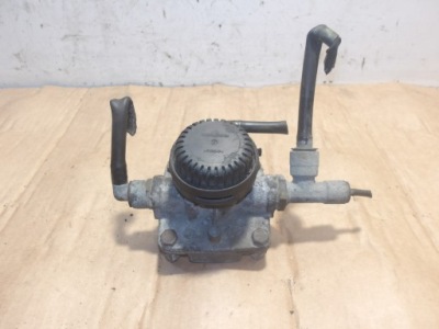 Клапан релейний renault magnum 43240705 фото №1