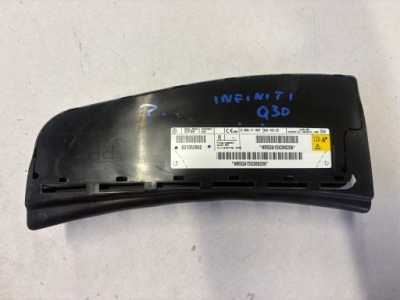 Infiniti q30 подушка сидіння права 631352802 фото №1