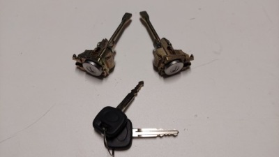 8114z-12 замки дверь передних l+p toyota corolla e12 2002-2007 новый фото №1