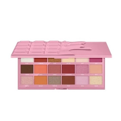 MAKEUP REVOUTION STRAWBERRY CHEESECAKE PALETTE Paleta 18 Cieni Do Powiek