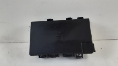 Jeep grand cherokee wk2 коробка предохранителей 68425200ab фото №1