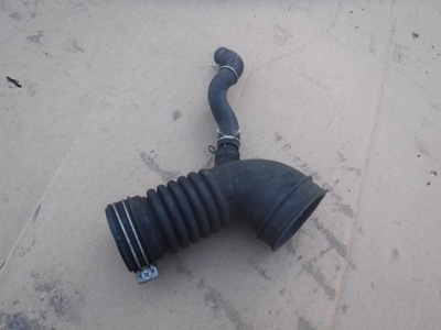 Труба впуску повітря lexus is 220 17881-26070 фото №1