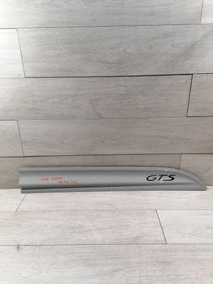 Macan молдинг двері правий перед gts фото №1